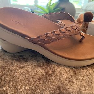 Vionic Sandal Tan